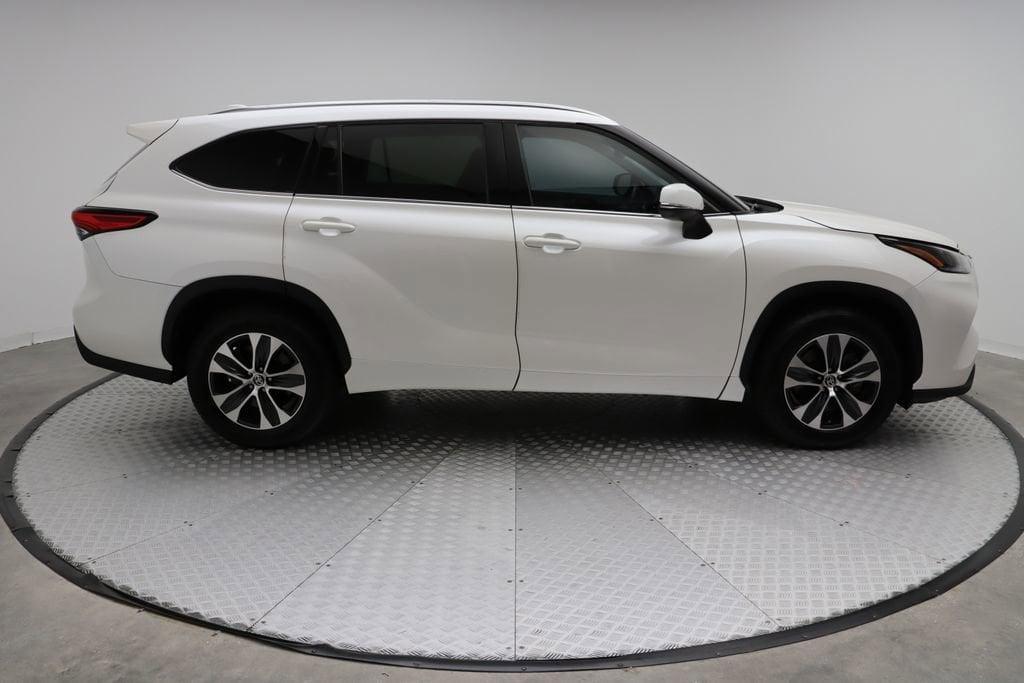 used 2021 Toyota Highlander car, priced at $30,777