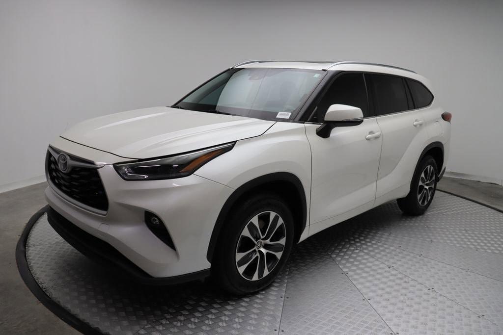 used 2021 Toyota Highlander car, priced at $30,777