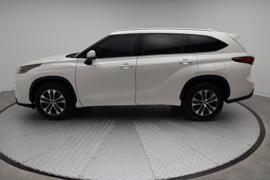 used 2021 Toyota Highlander car, priced at $31,345