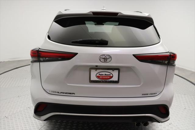 used 2022 Toyota Highlander car, priced at $38,977