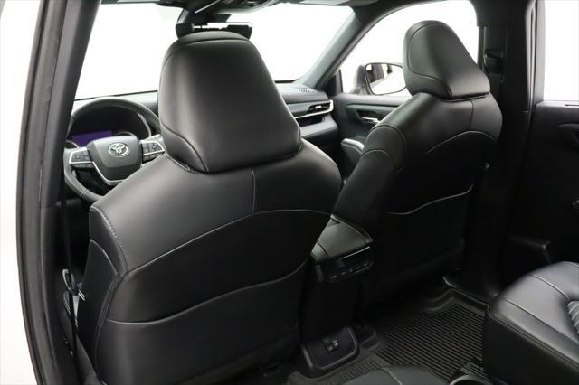 used 2022 Toyota Highlander car, priced at $38,977
