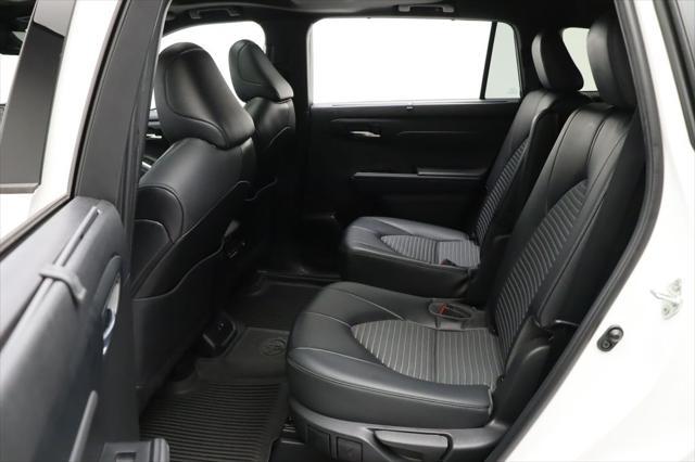 used 2022 Toyota Highlander car, priced at $38,977