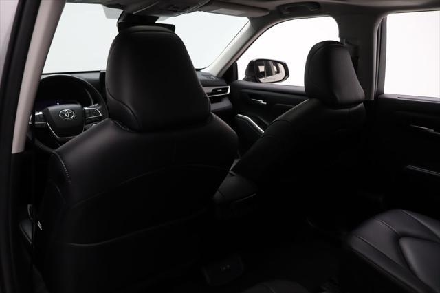 used 2024 Toyota Highlander car, priced at $39,957