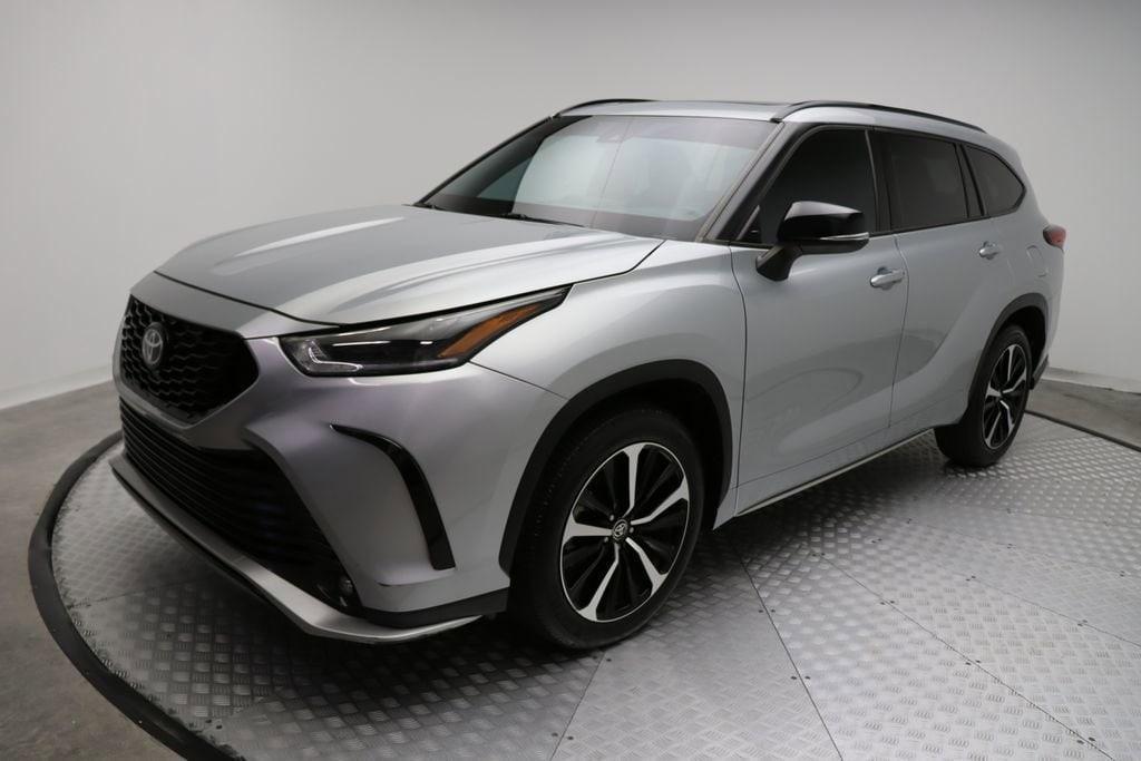 used 2022 Toyota Highlander car, priced at $37,477