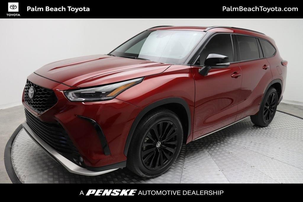 used 2024 Toyota Highlander car, priced at $43,857