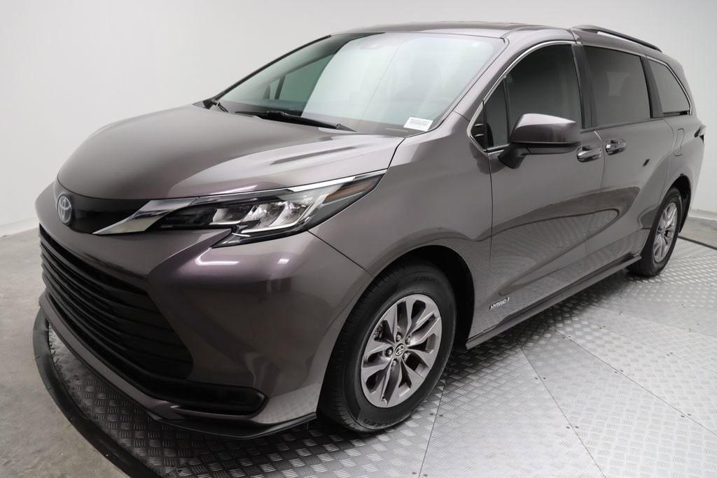 used 2024 Toyota Sienna car, priced at $42,977