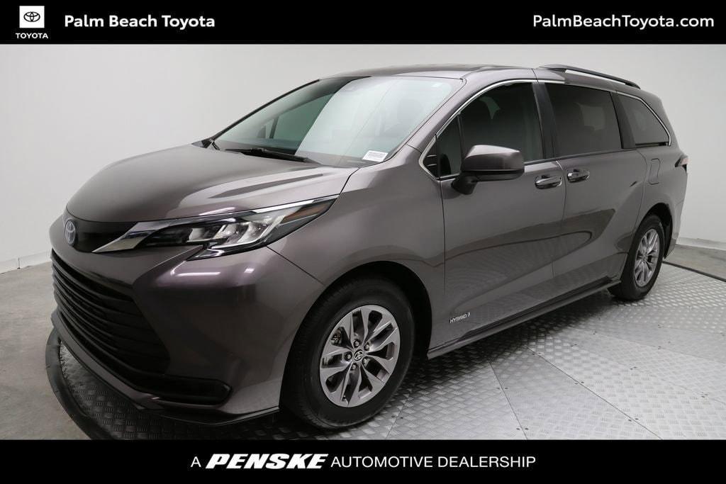 used 2024 Toyota Sienna car, priced at $43,977