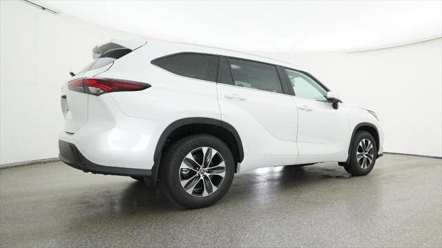 new 2025 Toyota Highlander car, priced at $48,686