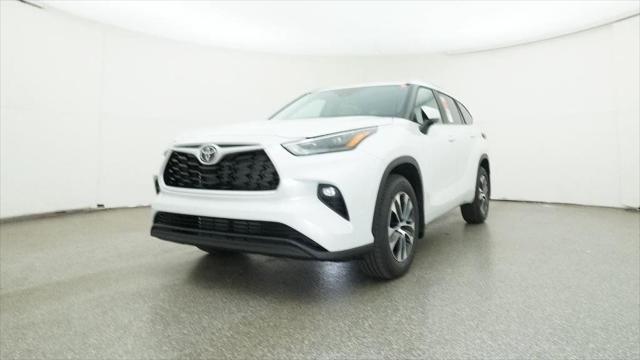 new 2025 Toyota Highlander car, priced at $48,686