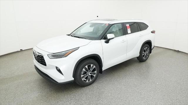new 2025 Toyota Highlander car, priced at $48,686