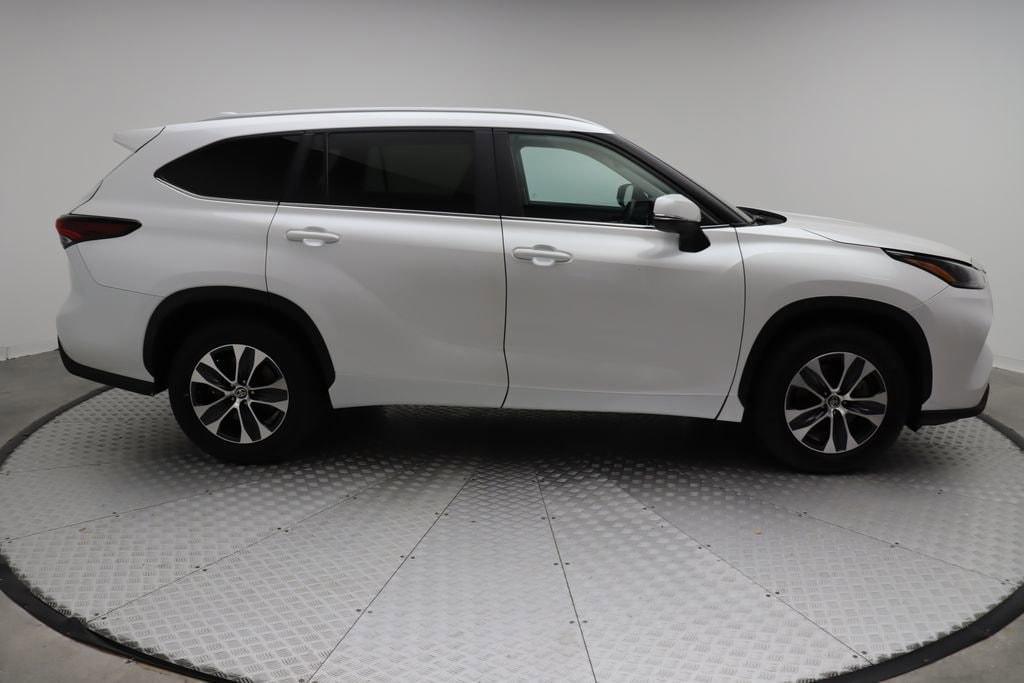 used 2024 Toyota Highlander car, priced at $39,977