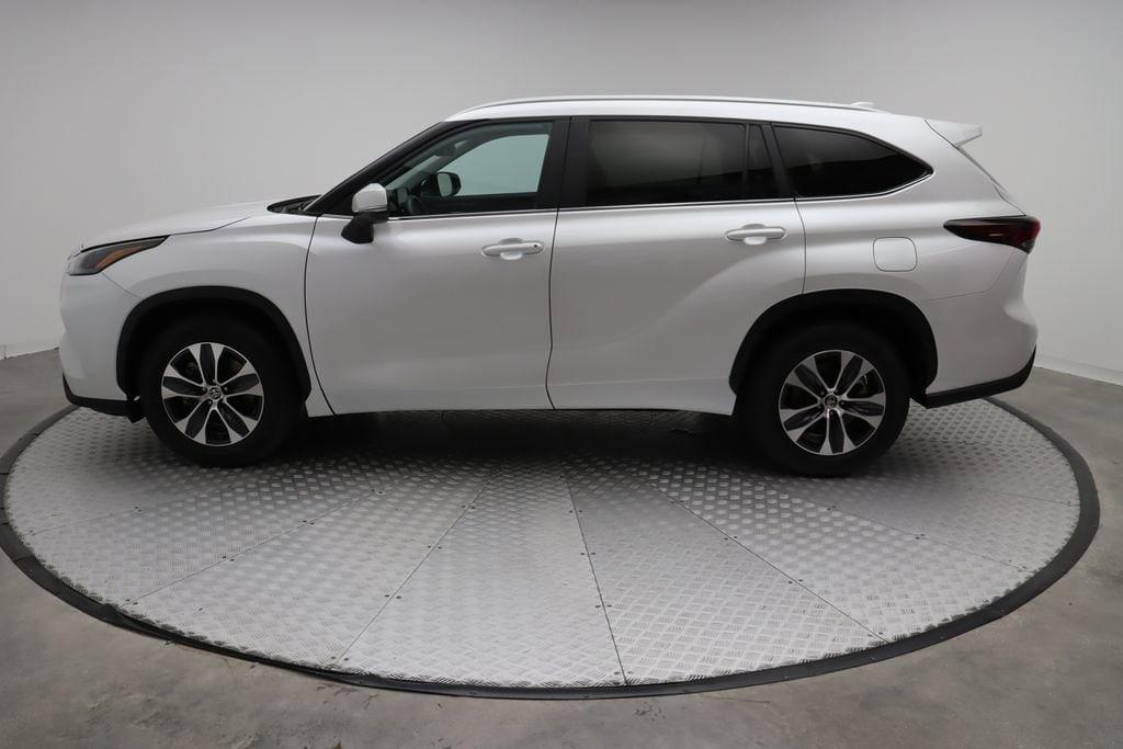 used 2024 Toyota Highlander car, priced at $39,977