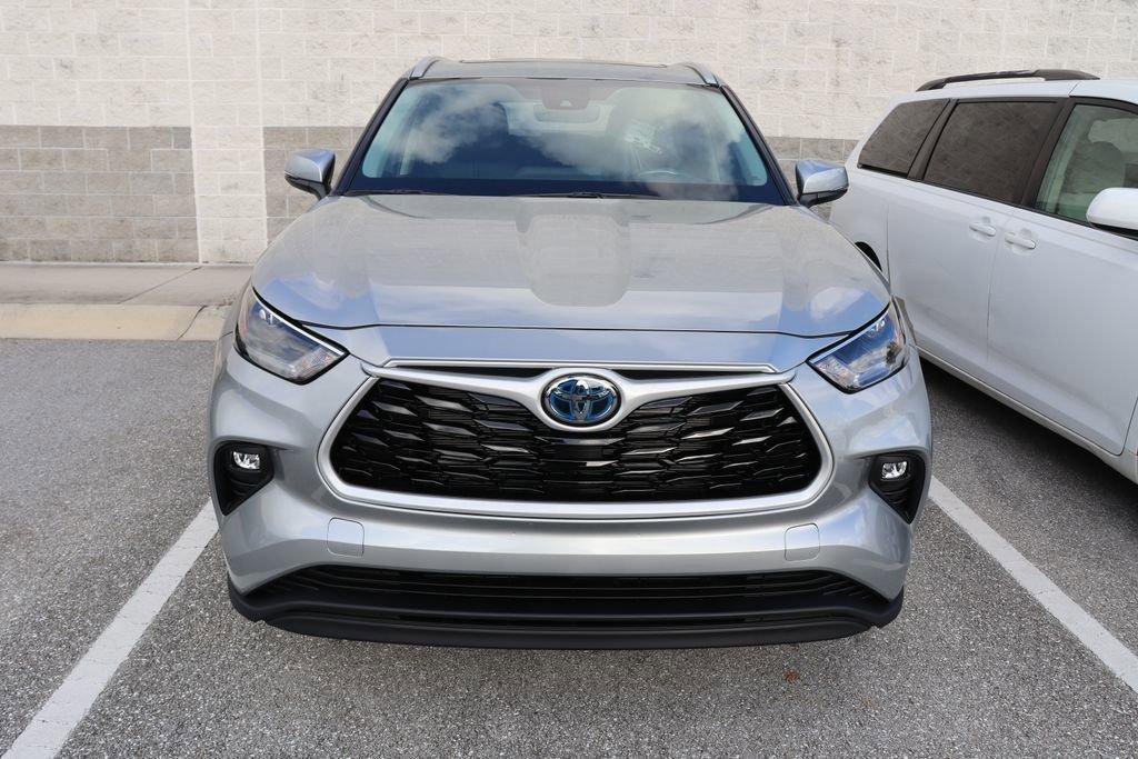 used 2024 Toyota Highlander Hybrid car, priced at $44,977