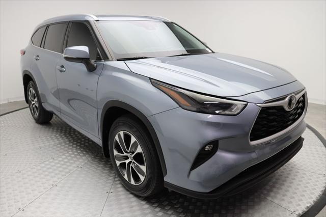 used 2021 Toyota Highlander car, priced at $27,650