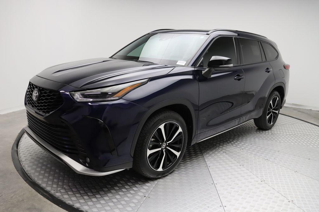 used 2021 Toyota Highlander car, priced at $33,677