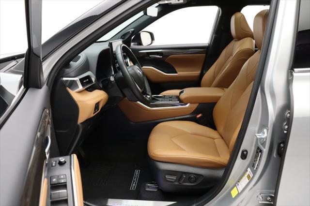 used 2023 Toyota Highlander car, priced at $40,977