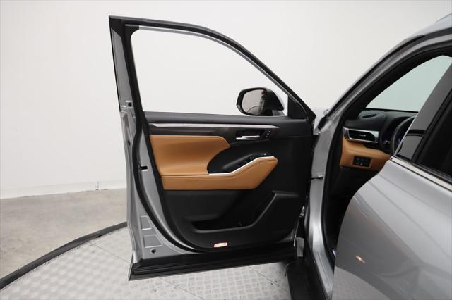 used 2023 Toyota Highlander car, priced at $40,977