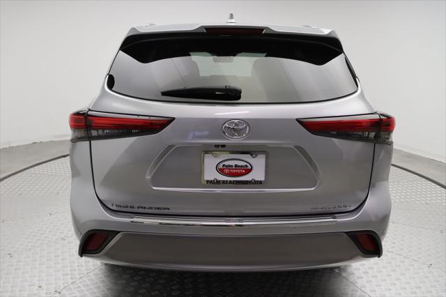 used 2023 Toyota Highlander car, priced at $40,977