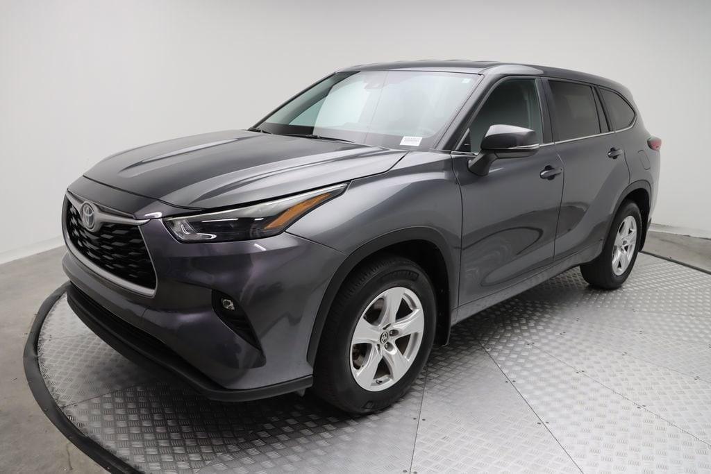 used 2023 Toyota Highlander car, priced at $36,957