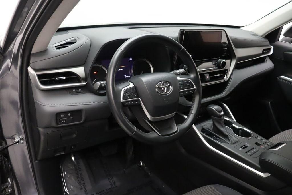 used 2023 Toyota Highlander car, priced at $36,957