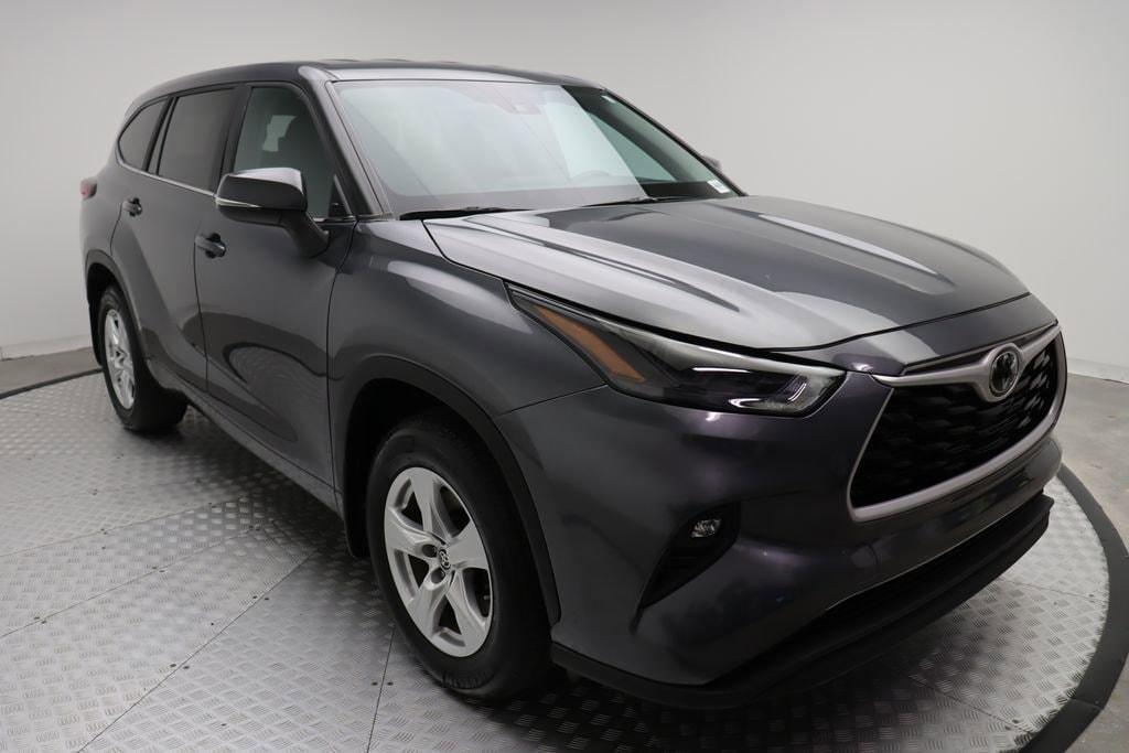 used 2023 Toyota Highlander car, priced at $36,957