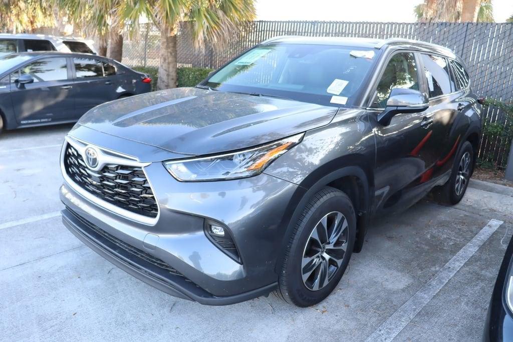 used 2024 Toyota Highlander car, priced at $42,159