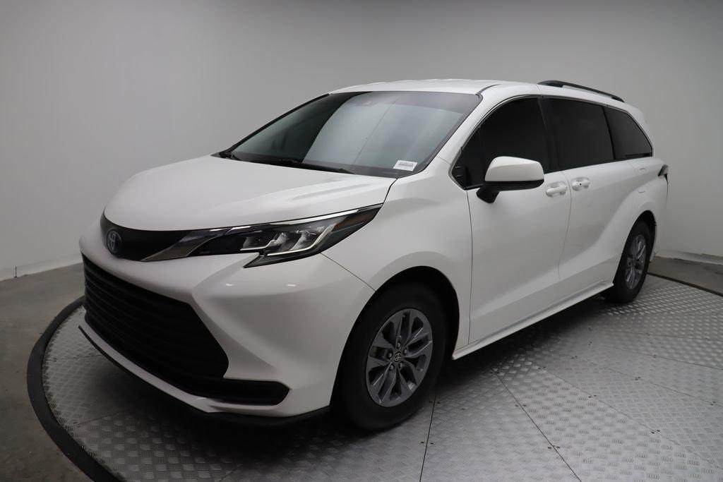 used 2022 Toyota Sienna car, priced at $39,577