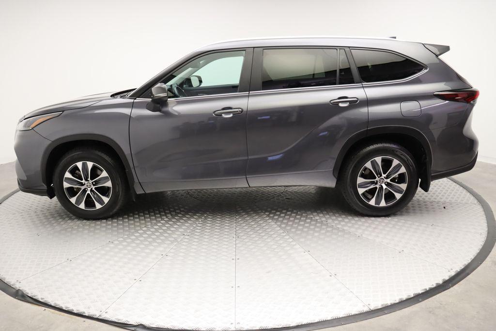 used 2024 Toyota Highlander car, priced at $37,957