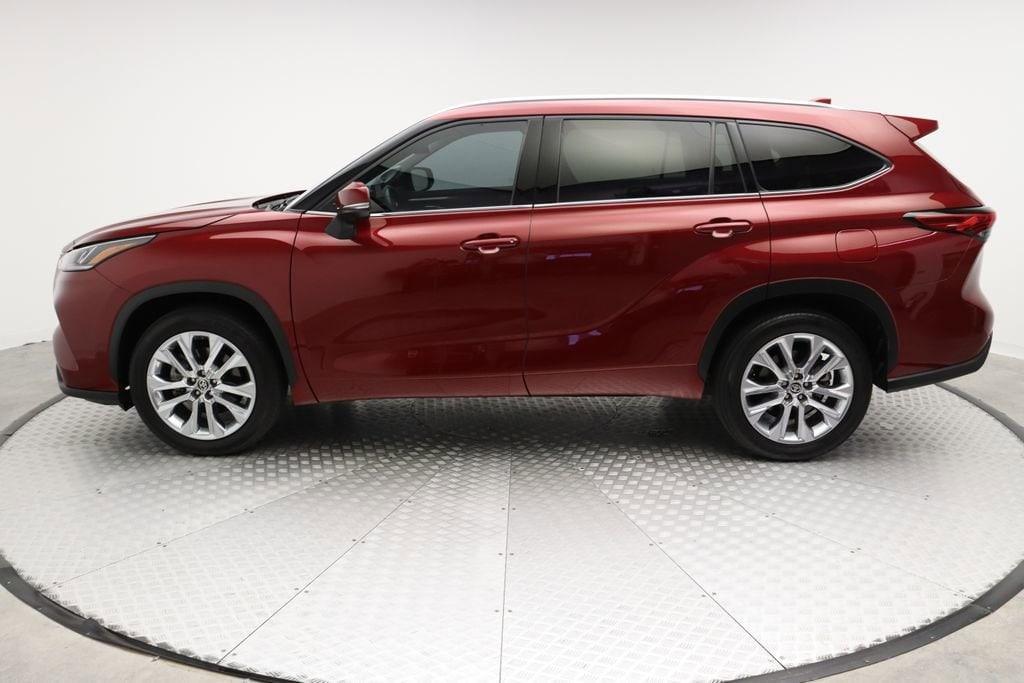 used 2023 Toyota Highlander car, priced at $39,055