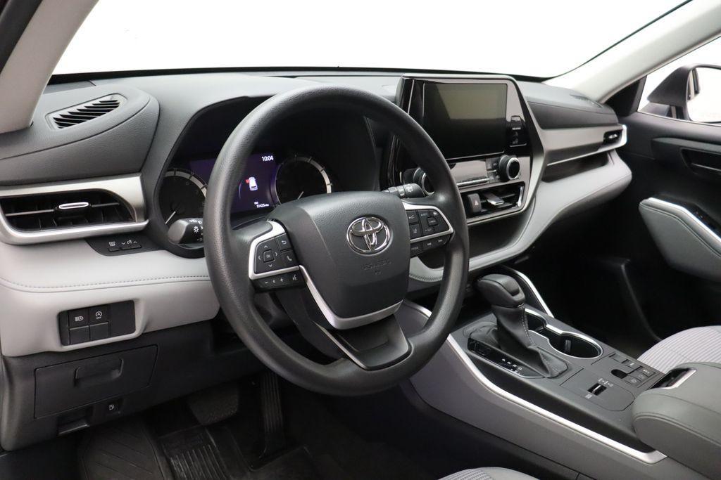 used 2023 Toyota Highlander car, priced at $29,894