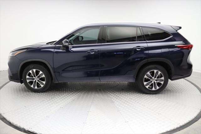 used 2022 Toyota Highlander car, priced at $32,457