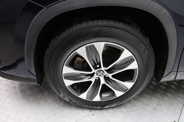 used 2022 Toyota Highlander car, priced at $32,457