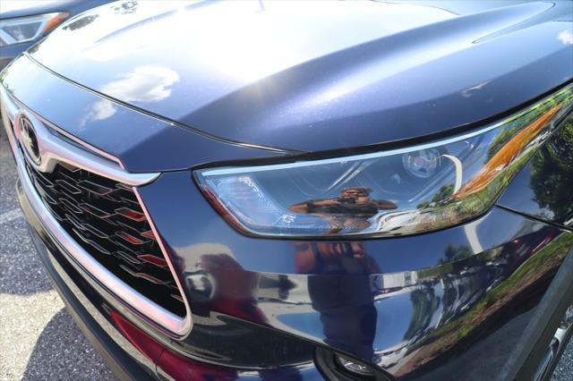 used 2022 Toyota Highlander car, priced at $32,477