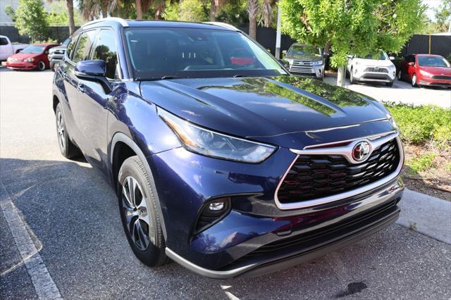 used 2022 Toyota Highlander car, priced at $32,477