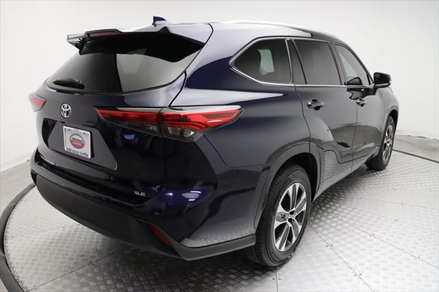 used 2022 Toyota Highlander car, priced at $32,457