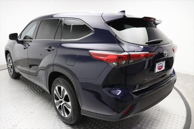 used 2022 Toyota Highlander car, priced at $32,457