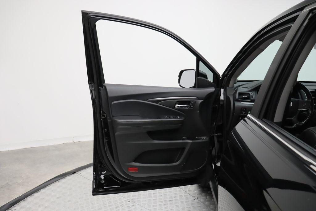 used 2020 Honda Pilot car, priced at $23,777