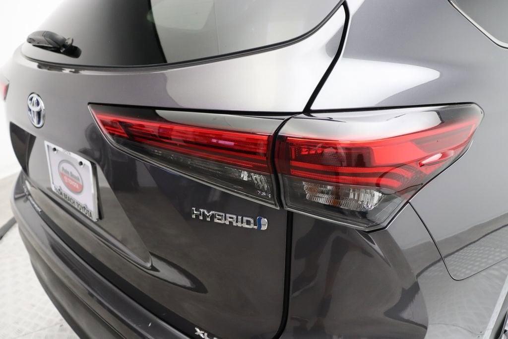 used 2021 Toyota Highlander Hybrid car, priced at $33,512