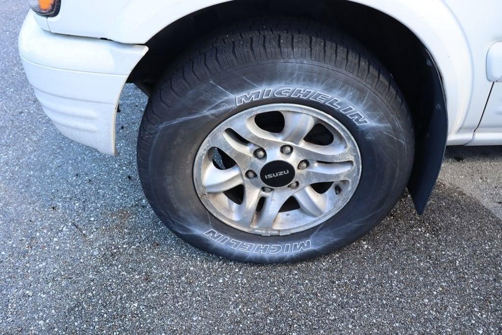 used 2002 Isuzu Rodeo car, priced at $3,998