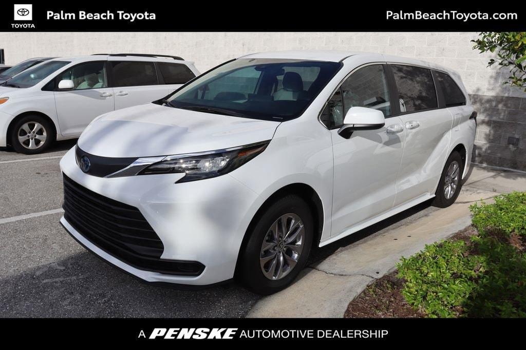 used 2025 Toyota Sienna car, priced at $41,777