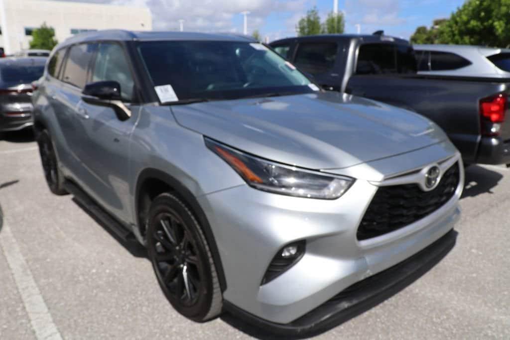 used 2021 Toyota Highlander car, priced at $30,477