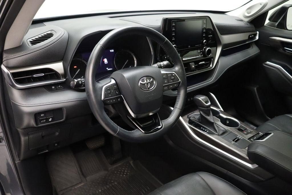 used 2020 Toyota Highlander car, priced at $28,757