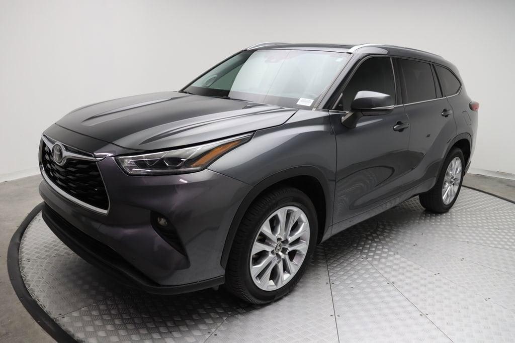 used 2020 Toyota Highlander car, priced at $28,757