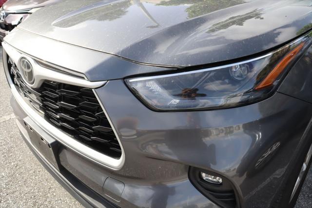 used 2023 Toyota Highlander car, priced at $33,477