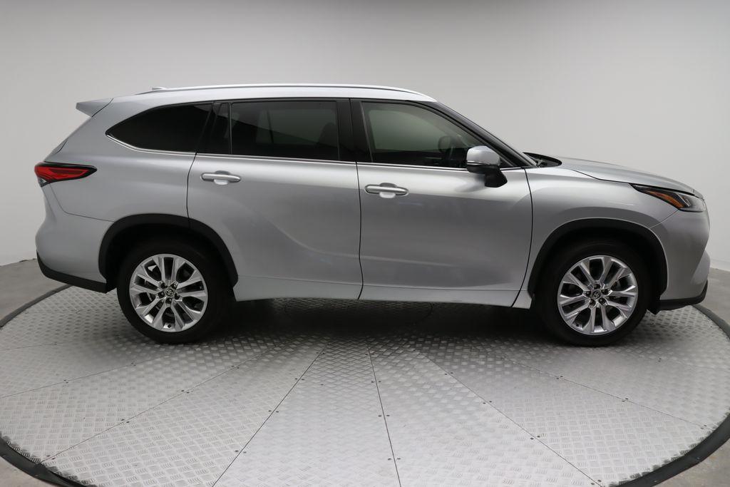 used 2022 Toyota Highlander car, priced at $35,777