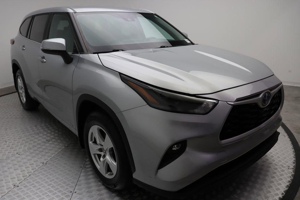 used 2023 Toyota Highlander Hybrid car, priced at $35,477