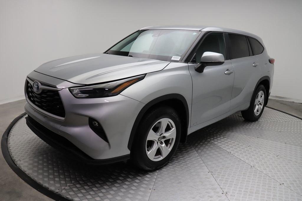 used 2023 Toyota Highlander Hybrid car, priced at $35,477