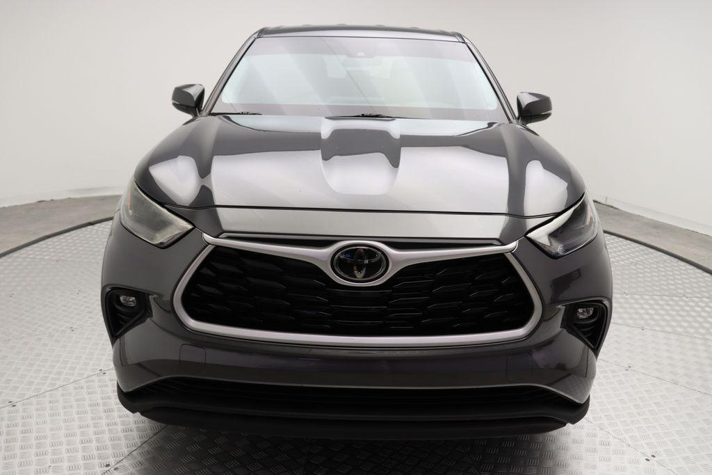 used 2023 Toyota Highlander car, priced at $33,277
