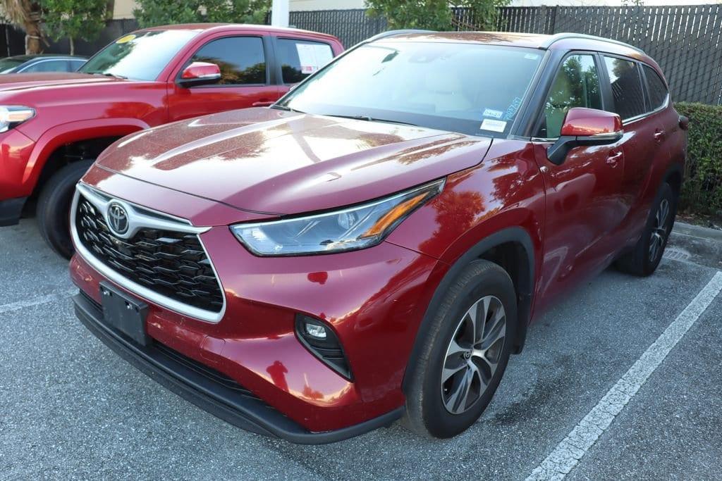 used 2023 Toyota Highlander car, priced at $34,777