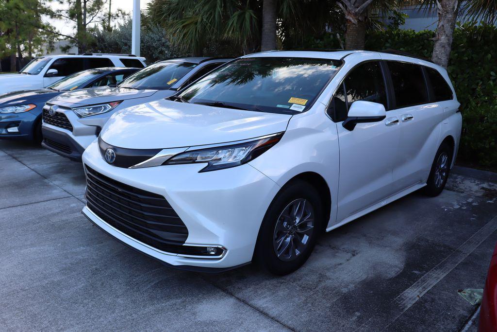 used 2023 Toyota Sienna car, priced at $39,477